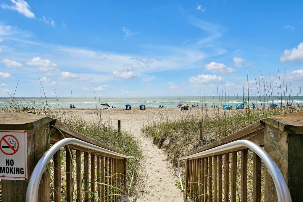 beach entrance from boardwalk